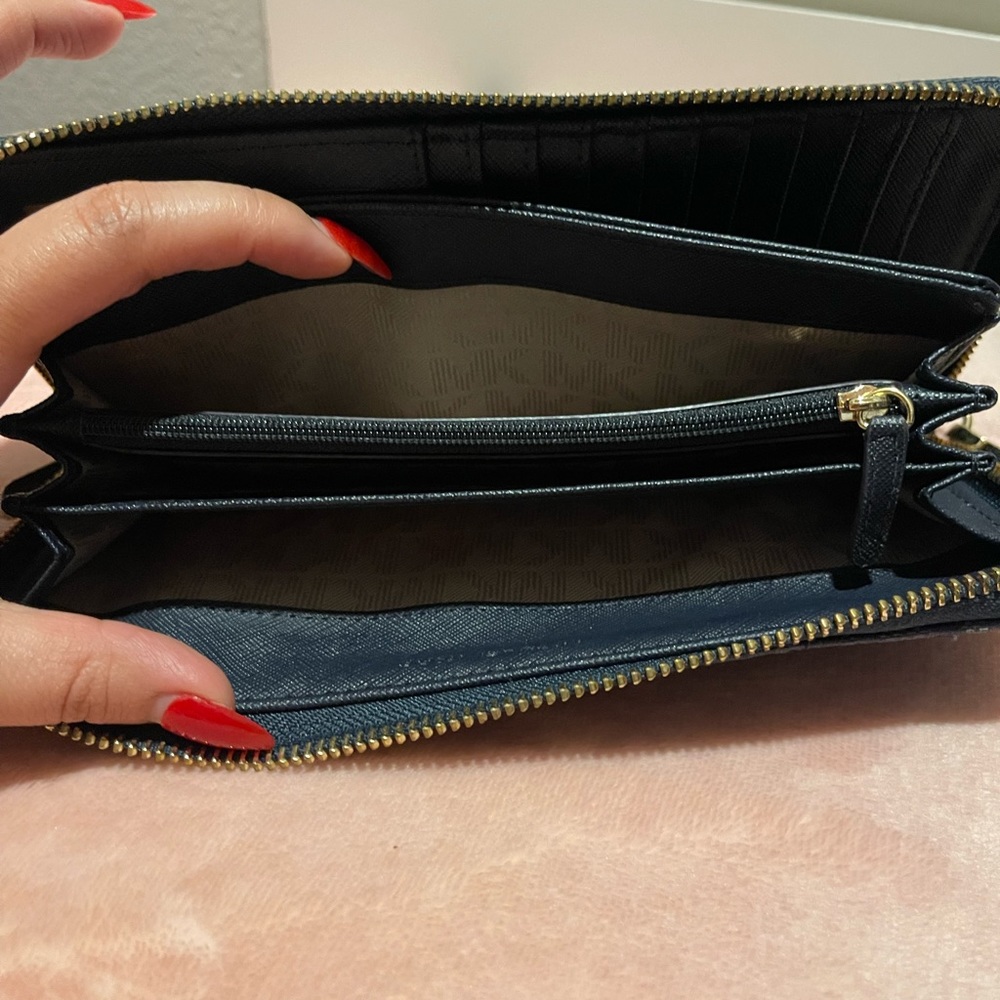 MK Wallet - Picture 4 of 4